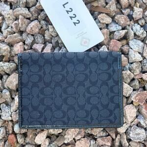 Coach Wallet Passport Holder - L222